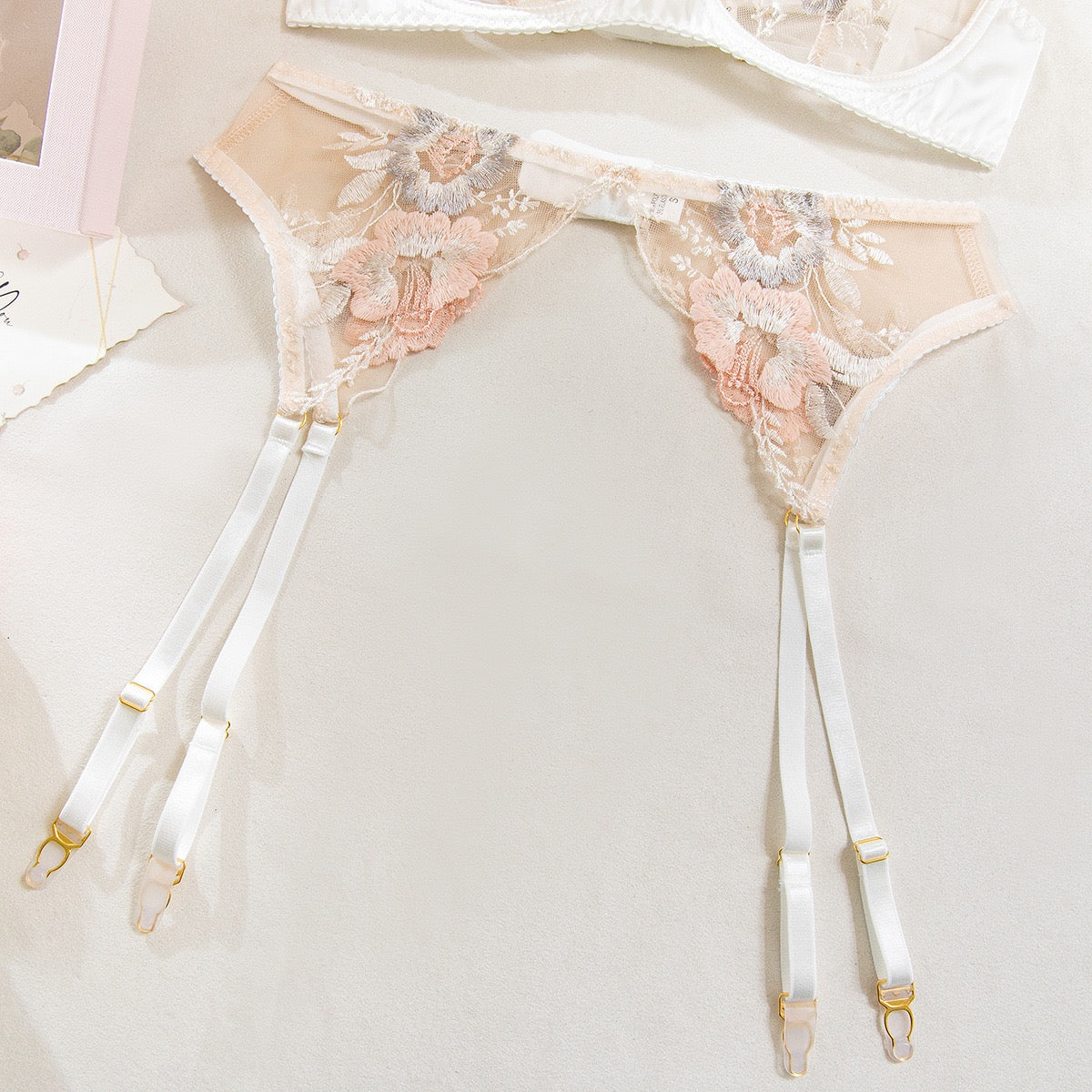 Women's Underwire Lingerie Set Floral Embroidered Lace Bra and Thong Set with Garter Belt